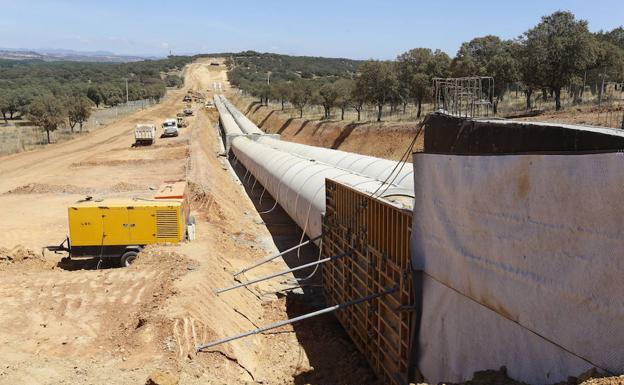 La Junta ve resuelto el bloqueo a los regadíos leoneses tras el bloqueo a los PGE de Sánchez