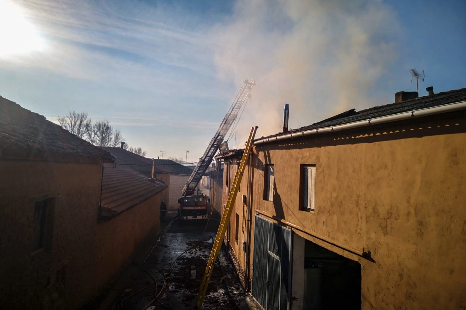 Incendio en una vivienda de Valduvieco