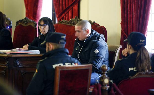 Condenado a 15 años de prisión el hombre que mató a su compañero de piso en la avenida Mariano Andrés de León