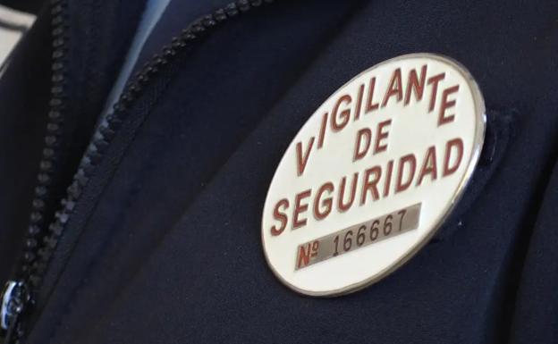 Diez vigilantes de seguridad de Villahierro serán despedidos al eliminar Interior sus funciones