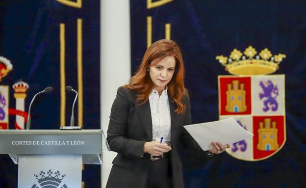 Clemente dimite como presidenta de las Cortes, como procuradora y se da de baja del PP acusando a Mañueco de no tener liderazgo