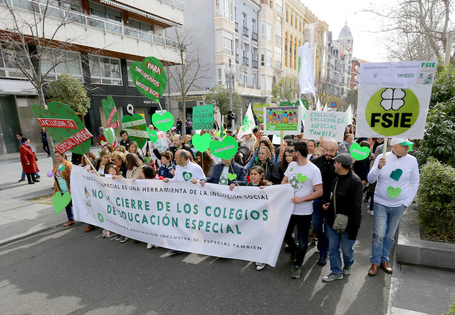 Manifestación 'No al cierre de colegios de educación especial'