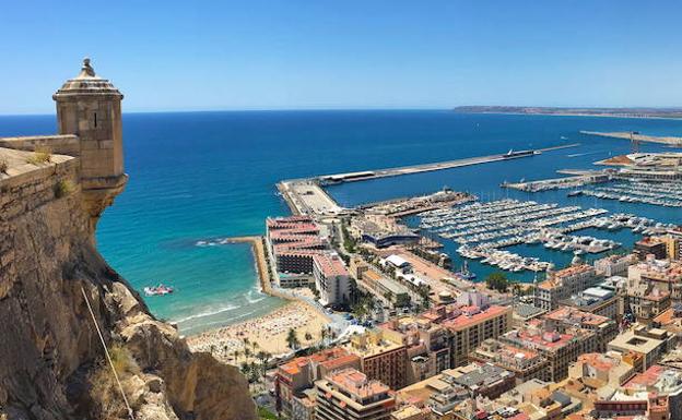 Fallece un niño de 8 años al caer por accidente desde un quinto piso en Alicante