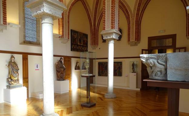 La restauración de una virgen sobre bastidor culmina el proyecto museográfico del Palacio de Gaudí