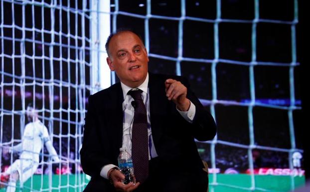 Tebas medita trasladar el partido en abierto del lunes al domingo a las 14:00 horas