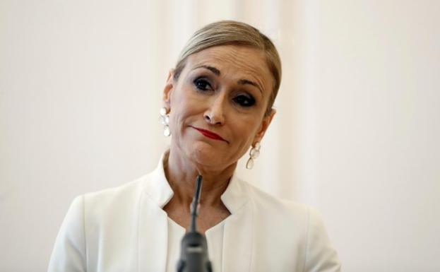 Cifuentes pide su baja temporal como militante del PP