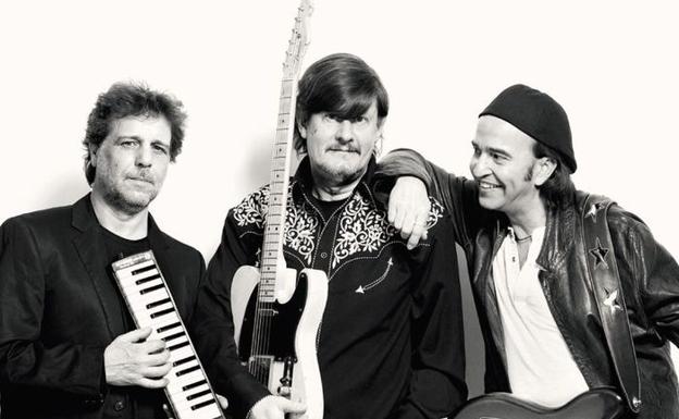 Los Secretos, Mikel Erentxun y Alex Cooper se suben al escenario en 'Riaño 2019'