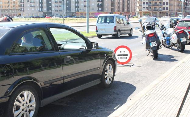 La Policía Local inicia una campaña 'piloto' de vigilancia especial en la pedanía de Armunia y en La Vega