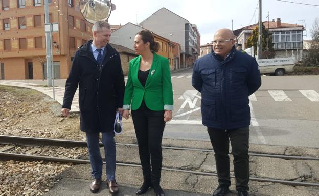 Villaquilambre deshace su brecha histórica del tren con la supresión de cuatro pasos a nivel con 2,4 millones