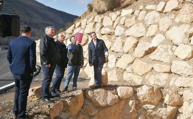 La Diputación reconstruye con 1,2 millones la carretera que aisló Valseco y Salientes el pasado verano