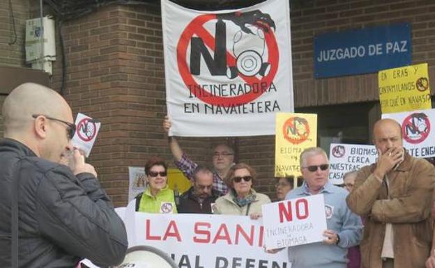 Los vecinos de Compostilla y Navatejera denuncian en Estrasburgo las «irregularidades» de las centrales de biomasa