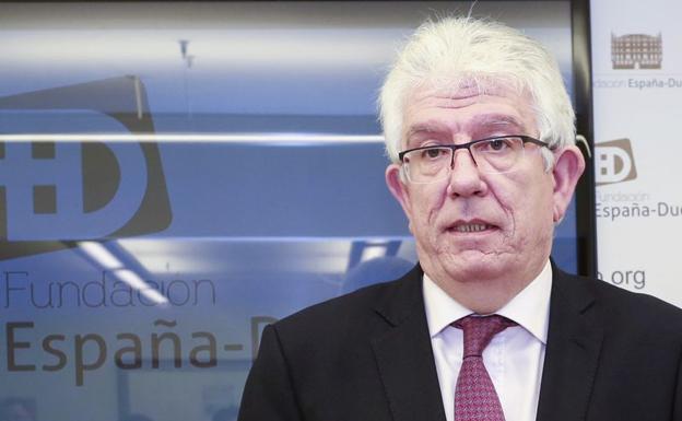 Hermida dimite como presidente de la Fundación España Duero y se adentra en la política
