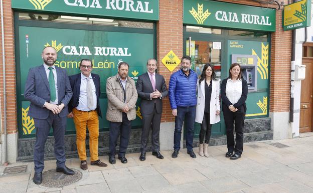 Caja Rural inaugura una oficina en Sahagún donde ayudará a los agricultores en la ampliación del regadío