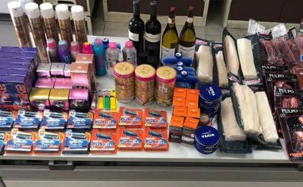 Detienen en Gijón a dos leoneses por robar pulpo, bacalao, vinos y cremas por valor de 1.000 euros