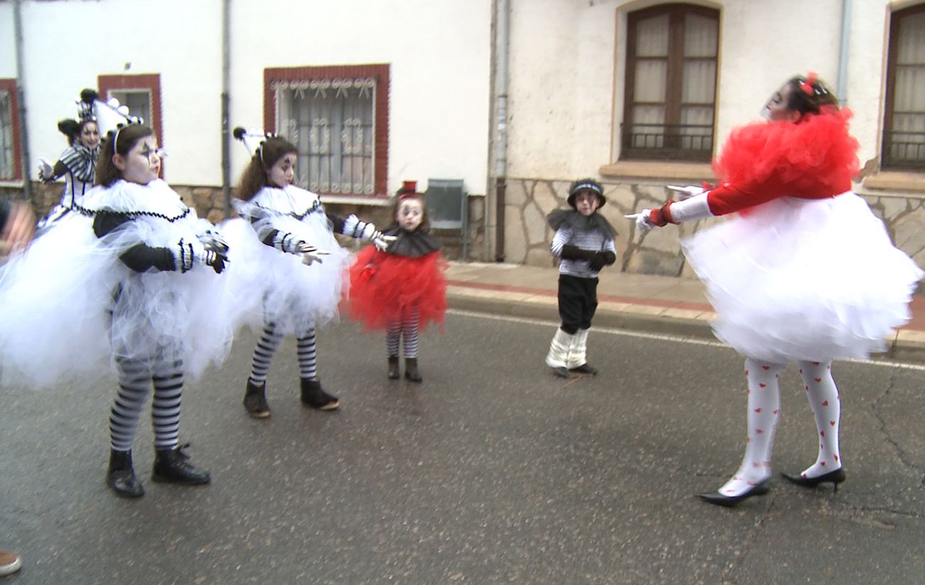 Pola se sube al Carnaval y desafía a la lluvia