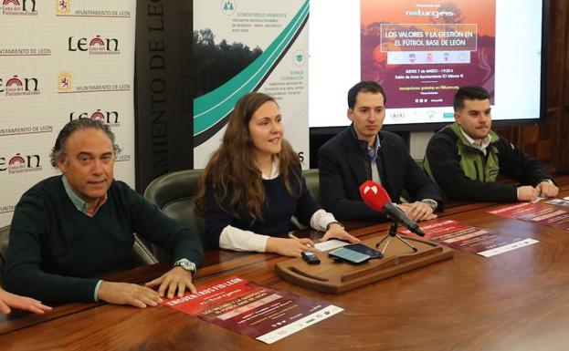 El Ayuntamiento de León acoge el primer Encuentro del FID para dar voz al deporte leonés