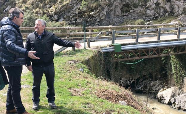 Majo remarca la mejora permanente de viales y ve un ejemplo en Posada de Valdeón