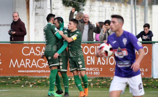 El Astorga gana a domicilio y acecha el playoff