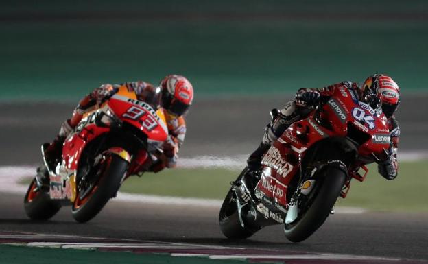 Dovizioso bate a Márquez en otro espectáculo de MotoGP