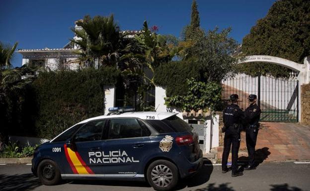 Mata a puñaladas a su mujer en Málaga tras echar de la casa a su hijo de 15 años