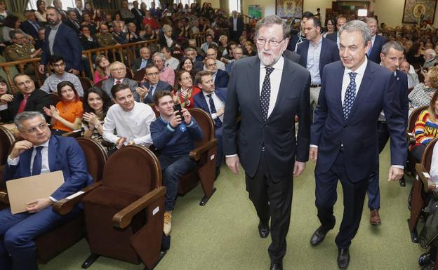 El «buen rollo» entre Rajoy Zapatero: «Cada vez te veo más en el centro»