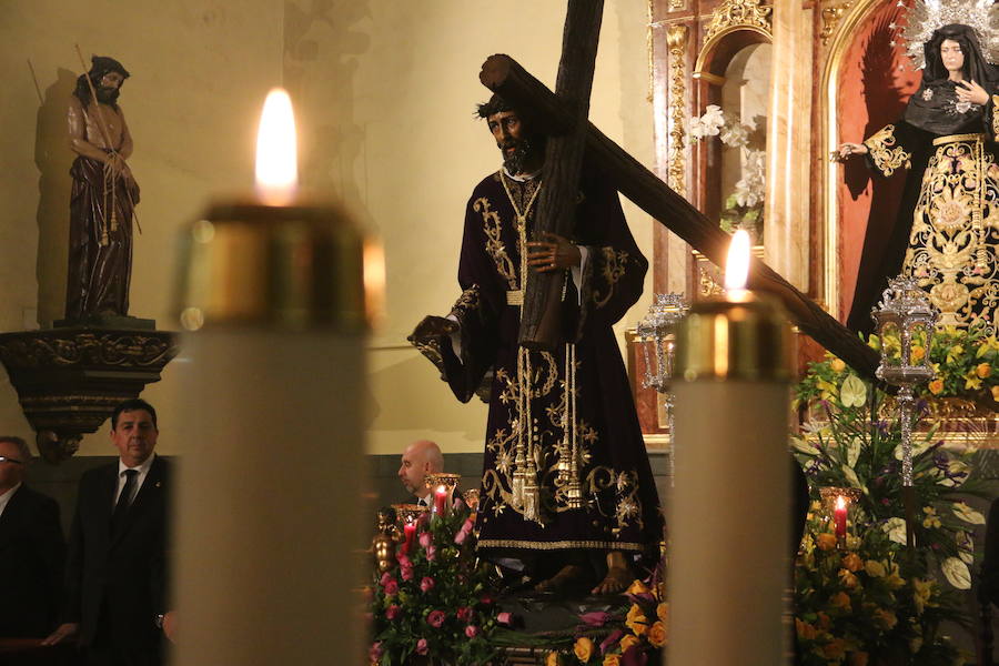 Besapié en Santa Nonia