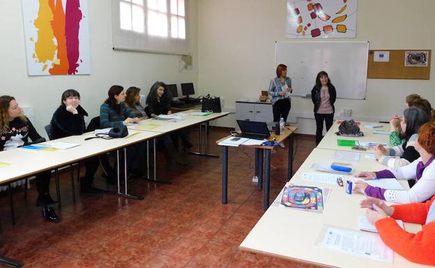 La III Lanzadera de Empleo de León inicia su actividad con la participación de 20 mujeres