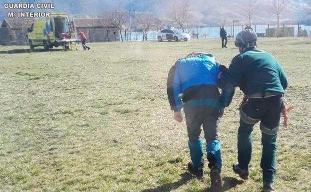 Rescatan a un montañero herido tras resbalar y caer por una pendiente en el Collado Jermoso