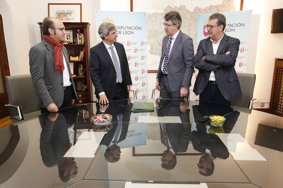 Firma de un convenio de colaboración entre la ULE y la Diputación de León