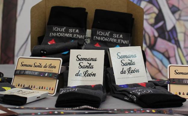 La Semana Santa de León ya tiene sus calcetines más conmemorativos