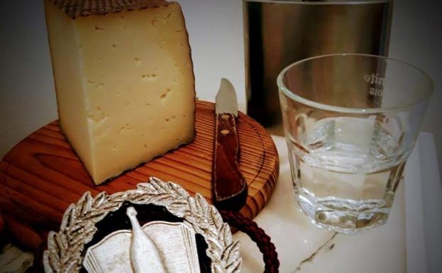León acoge el jueves el primer concurso 'genariano' de queso maridado con orujo