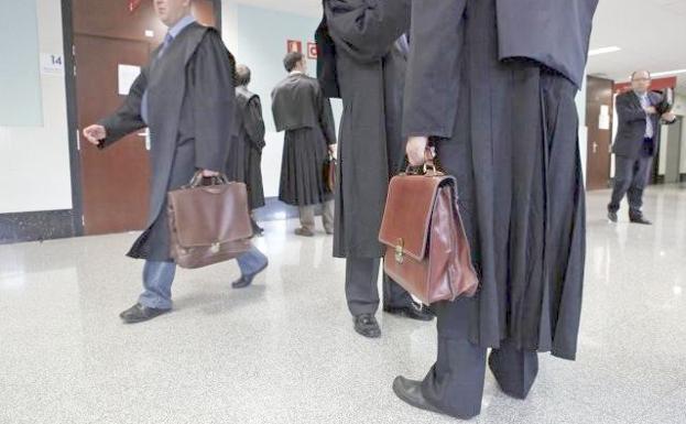 Los 300 abogados del 'turno de oficio' en León denuncian impagos desde hace más de cuatro meses