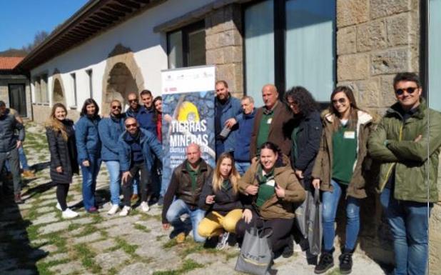 El Programa Mixto de Formación y Empleo de Chozas de Abajo entrega alimentos a Asleca