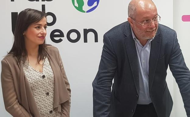 Igea bendice a Gemma Villaroel, que se postula como candidata de Cs al Ayuntamiento de León