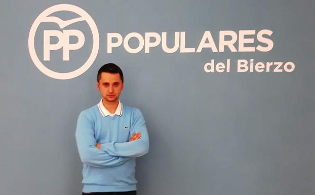 El PP del Bierzo presenta en Benuza a su candidato a alcalde más joven en la comarca