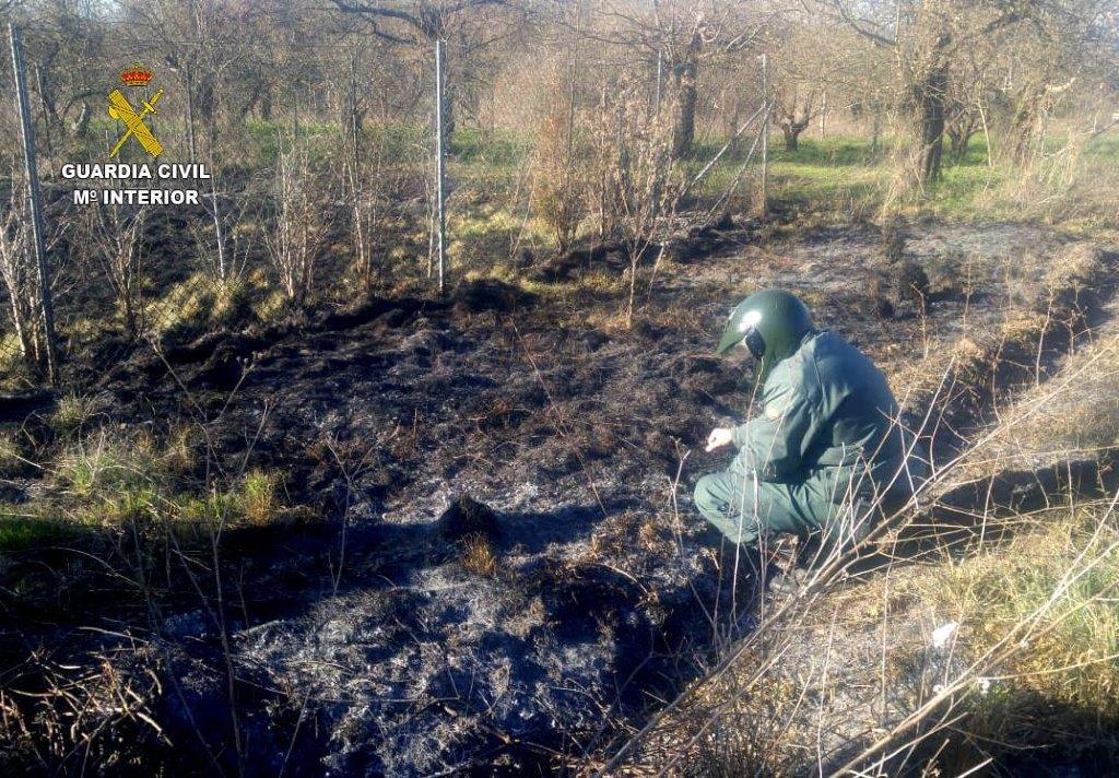 La Guardia Civil investiga a una persona por el incendio forestal en los montes de Sigüeya (Benuza)