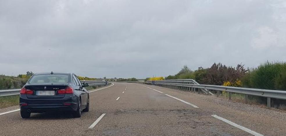 Situación crítica en la autovía con Madrid: el tramo León-Benavente acumula 1.811 baches