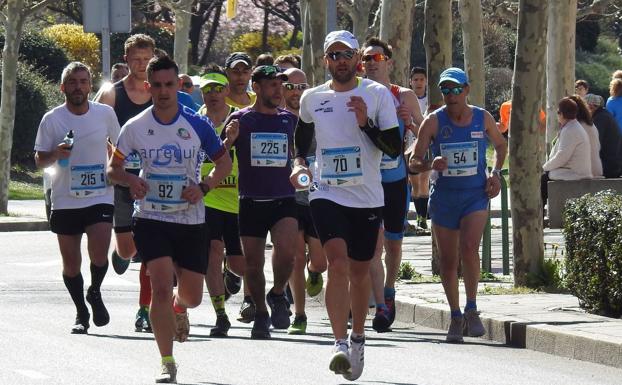 Paso de la carrera por Eras de Renueva