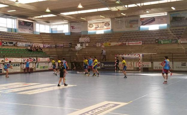 El Vinosvetusta.com VDA arrolla al Balonmano La Virgen