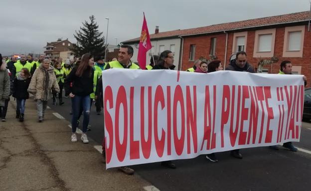 Las obras en Puente Villarente sobre el Porma cortan dos semanas la N-601 en horario nocturno