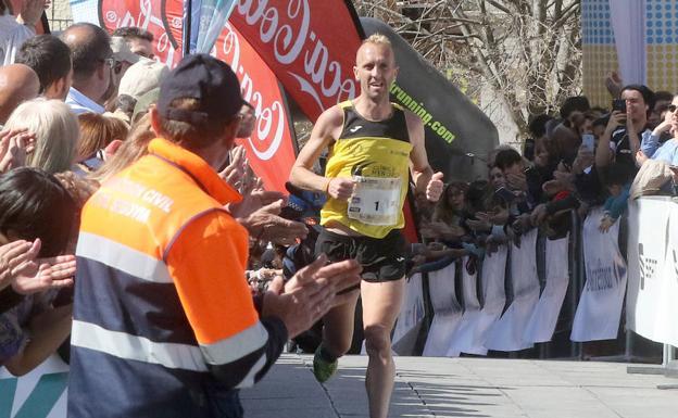 Sergio Sánchez se lleva la Media Maratón de Segovia