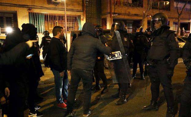 Se entrega el presunto autor de la cuchillada que mató a un hombre en Madrid