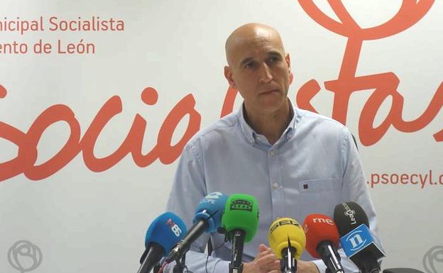 El PSOE se replantea la reprobación a Silván: «Ya le reprobó su partido dejándole fuera»