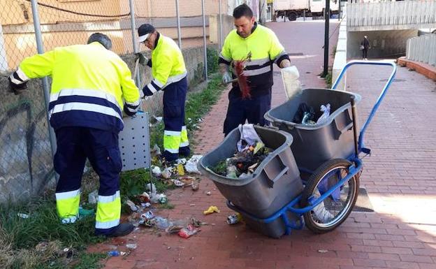 El Ayuntamiento de León limpiará el corredor de Feve «pese a ser titularidad de Fomento»