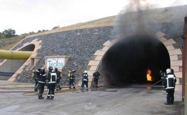 La Fundación Santa Bárbara forma a bomberos de Taiwán para intervenir en incendios en túneles y galerías