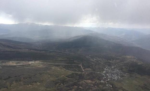 La lluvia 'apaga' el fuego forestal de Silván tras arrasar más de 80 hectáreas de monte en La Cabrera