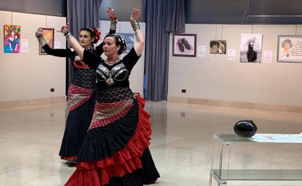 La visión de la mujer rural de Concha Espina llega a Veguellina a través de una exposición multidisciplinar