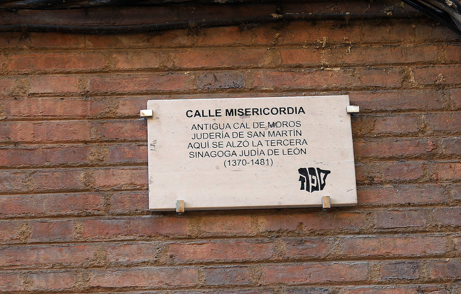 Las calles de la judería de León recuperan su nombre original