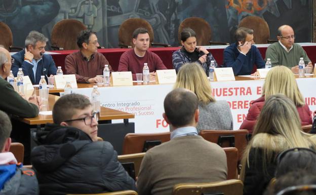 Los acuerdos de La Robla: crear una plataforma, pedir el apoyo de instituciones y entrar en los planes de la Junta