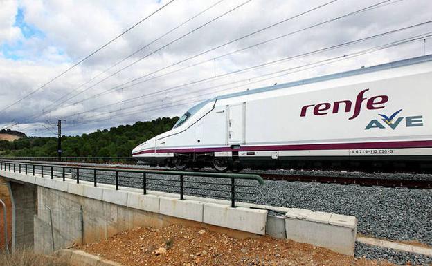 Licitan el mantenimiento de las instalaciones de línea aérea del AVE Valladolid-León por 6,5 millones